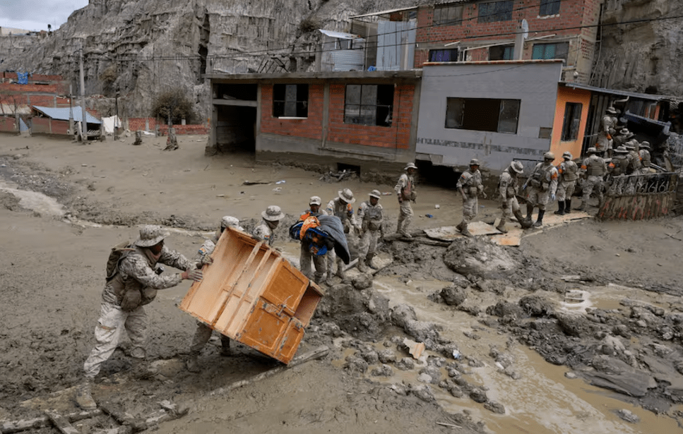 Recuperaron el cuerpo de una niña que había sido sepultada por un alud de barro en La&nbsp;Paz
