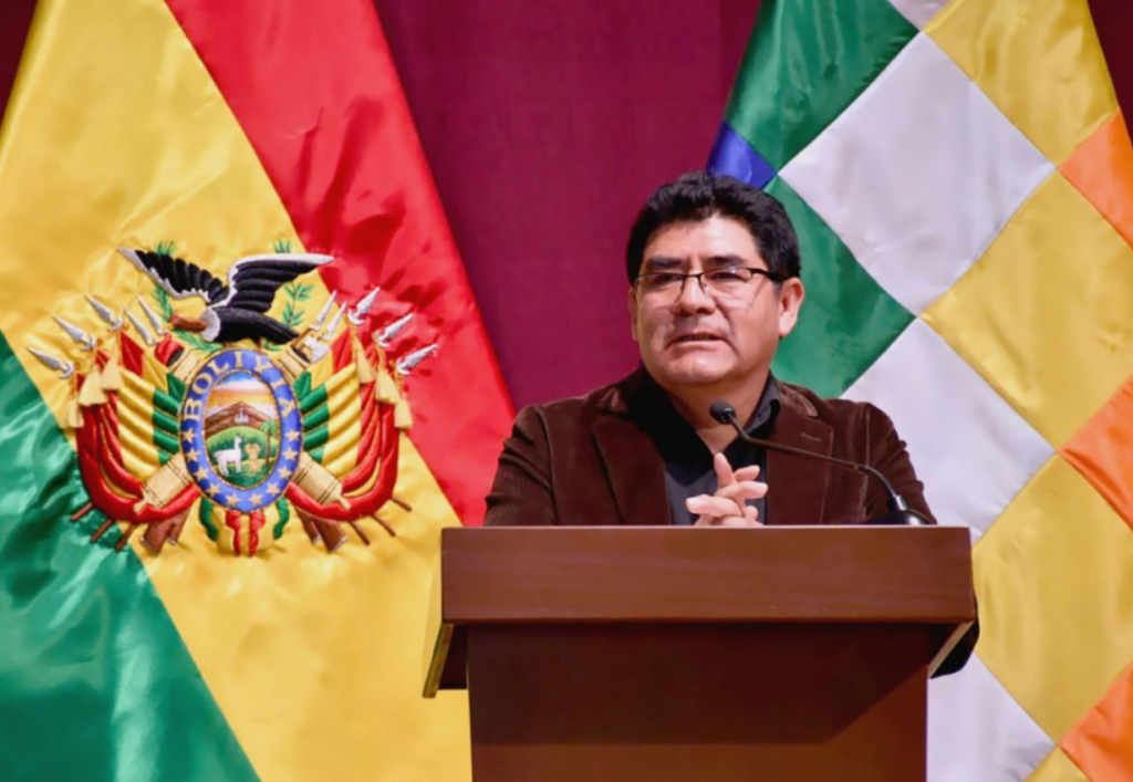 Gobierno investiga al ministro de Educación por presunto nepotismo y otras&nbsp;irregularidades