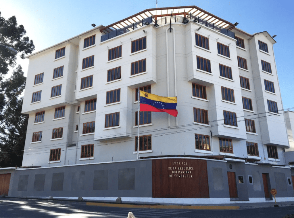 Cancillería de Bolivia denuncia atentado con disparos contra la Embajada de Venezuela en La&nbsp;Paz