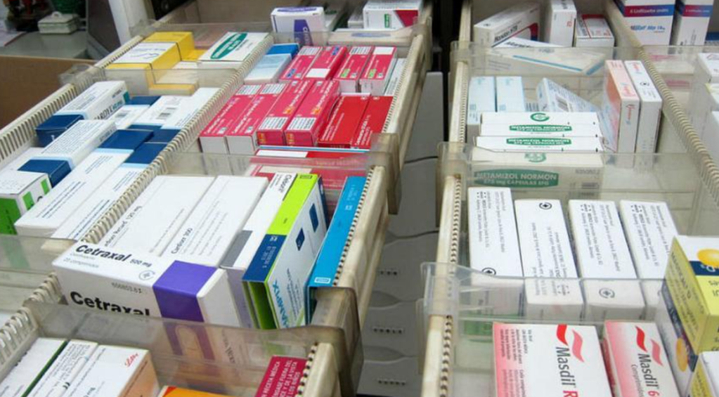 Hace 8 meses que las farmacéuticas no reciben dólares para producir medicamentos  