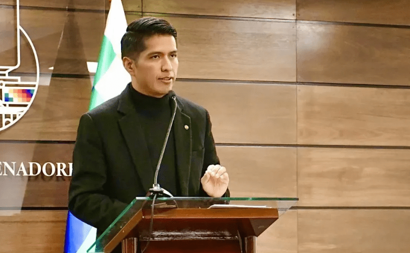 Le llueven críticas a Andrónico Rodríguez tras su intervención en el foro de candidatos  