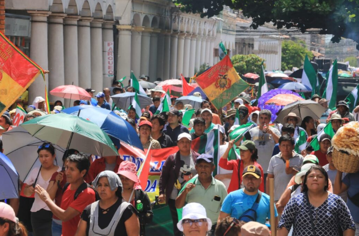 Potosí marcha en defensa de sus reservas de litio y rechaza contratos con empresas de China y&nbsp;Rusia