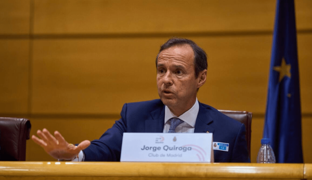 Tuto Quiroga: Experiencia pública sin antecedentes en el sector&nbsp;privado